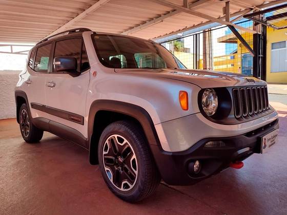JEEP RENEGADE 2.0 16V TURBO DIESEL TRAILHAWK 4P 4X4 AUTOMÁTICO JEEP RENEGADE 2.0 16V TURBO DIESEL TRAILHAWK 4P 4X4 AUTOMÁTICO